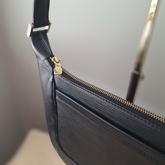 RARE! LOUIS VUITTON epi leather Masty bag - Picture 7 of 14